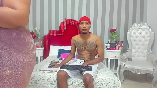 CaroyAndy online show from August 4, 12:33 pm