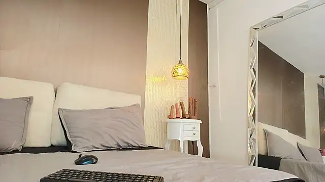 Tiifany Baker online show from June 12, 7:44 pm