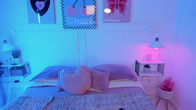Zoe Lynch  online show from July 9, 12:18 pm