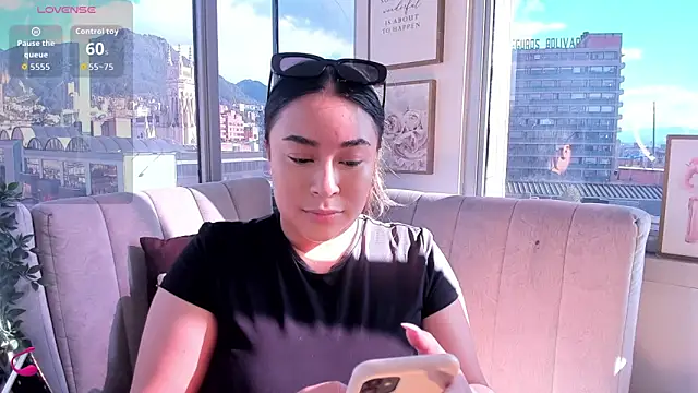 Snapshot of Zoey_thompson chatting on October 2, 8:36 pm Zoey thompson online show from October 2, 8:36 pm
