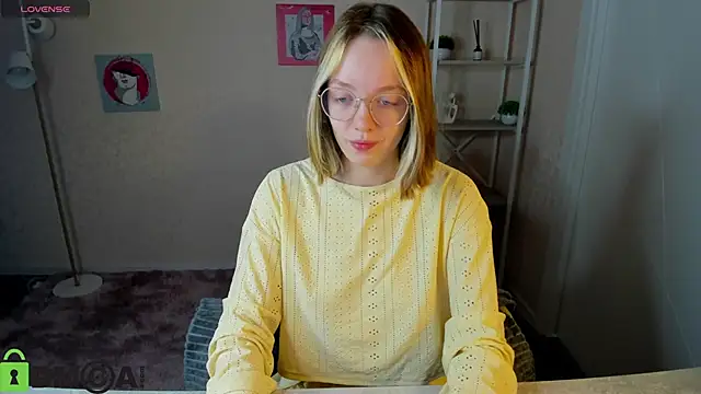 Snapshot of R0cket_bunny chatting on October 9, 1:54 am R0cket bunny online show from October 9, 1:54 am