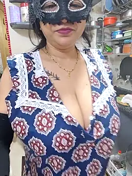 Queen Nightt online show from April 3, 3:48 am