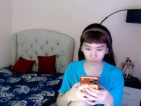 ShantalFoxxy  online show from July 7, 12:46 am