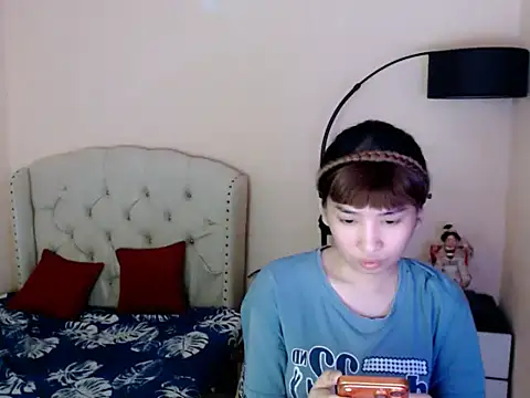 ShantalFoxxy  online show from July 10, 1:17 am