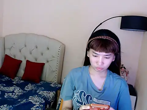 ShantalFoxxy  online show from June 12, 6:54 am