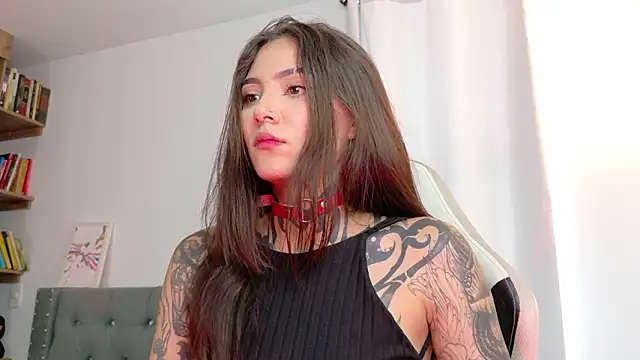 sara queen10 online show from February 3, 6:23 pm