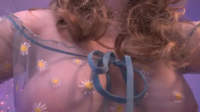 Lil bela online show from December 18, 12:43 pm