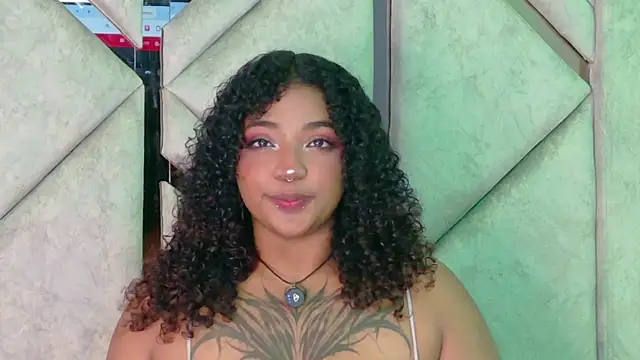 Cristal-Jonnes online show from July 18, 4:49 am
