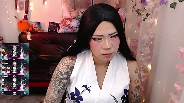 jadedelux  online show from March 4, 6:25 pm