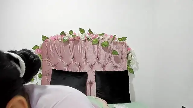 ivy moon05 online show from October 20, 5:16 pm