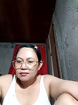 Everleigh mom online show from December 2, 9:28 pm