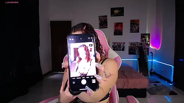 Snapshot of hazyjane_ chatting on October 19, 5:48 pm hazyjane online show from October 19, 5:48 pm