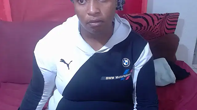 QueenRomaxx1 online show from February 15, 5:54 am