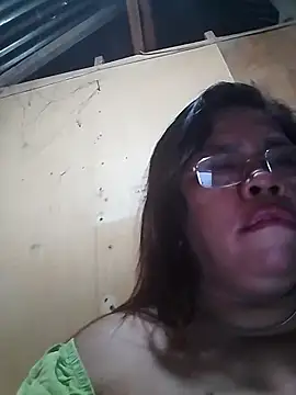 Snapshot of Huge_mama69 chatting on September 16, 9:12 pm Huge mama69 online show from September 16, 9:12 pm