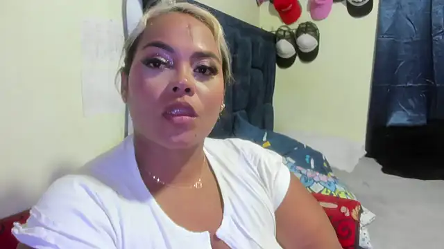 EmilyDuran  online show from July 31, 2:12 am