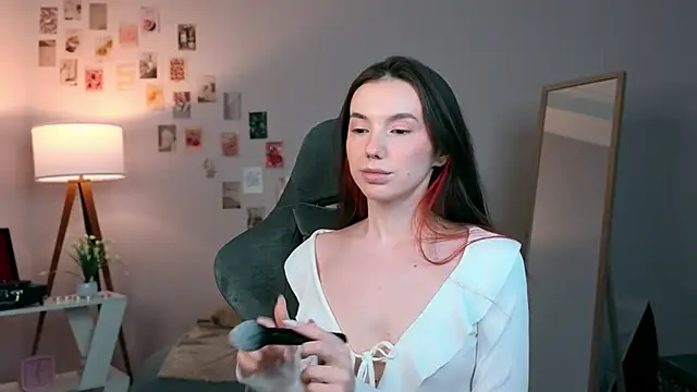 TinysRoses online show from October 20, 5:21 am
