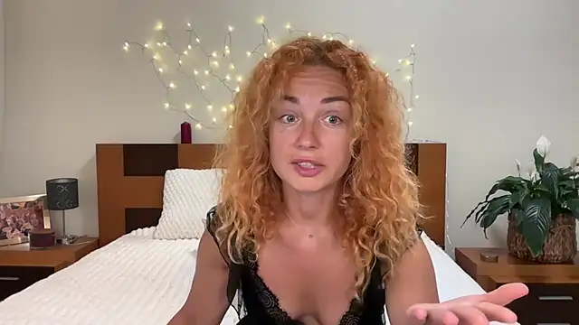 Reddgiirl online show from June 16, 5:03 pm