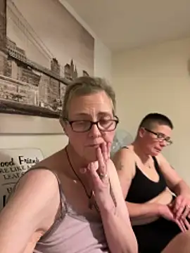 Curvy-Jinx online show from December 4, 9:04 pm