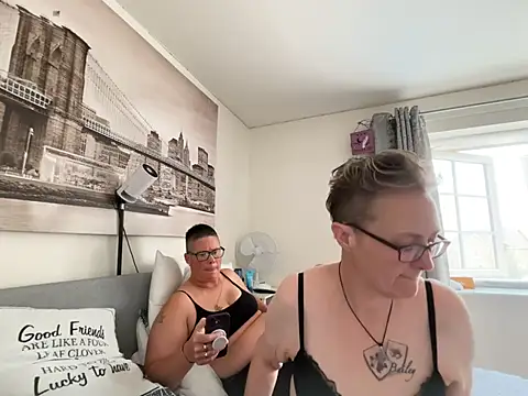 Curvy-Jinx online show from July 21, 11:55 am