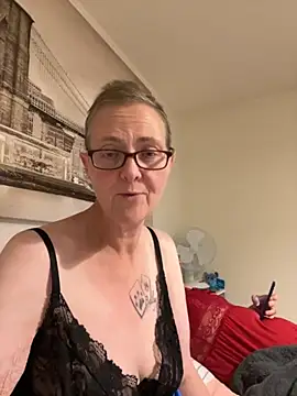 Curvy-Jinx online show from September 13, 7:55 pm