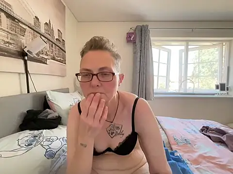 Curvy-Jinx online show from July 12, 2:29 pm