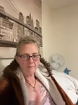 Curvy-Jinx online show from November 10, 9:21 pm