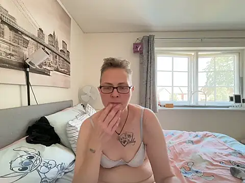 Curvy-Jinx online show from July 16, 12:10 pm