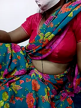 Snapshot of Cute_Renuka chatting on October 10, 5:18 pm Cute Renuka online show from October 10, 5:18 pm