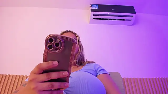 OliviaSweett online show from February 8, 9:07 pm