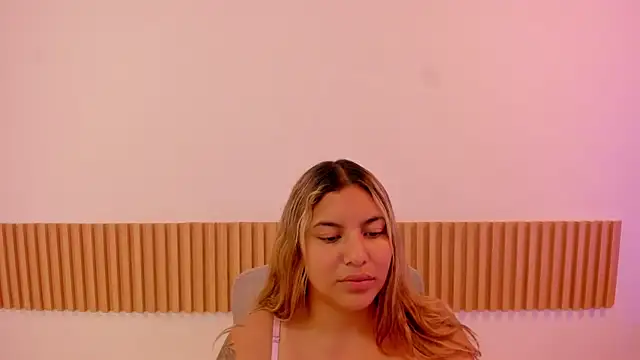 OliviaSweett online show from May 4, 7:28 pm