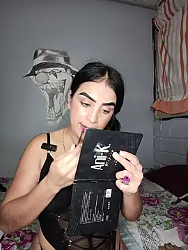 Bigtiti01 online show from July 11, 9:37 pm