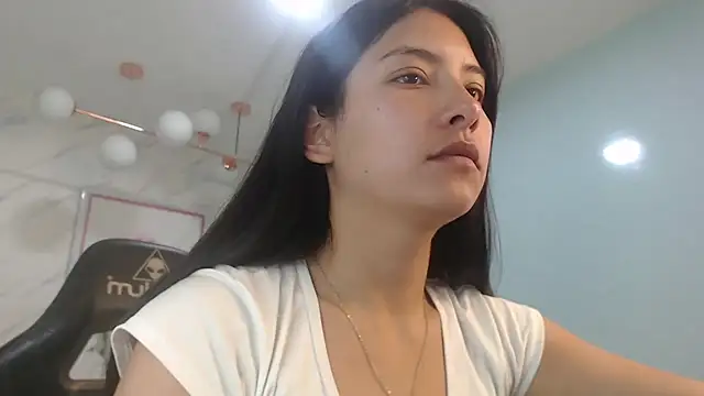 victoria hernandez t  online show from July 9, 1:35 pm