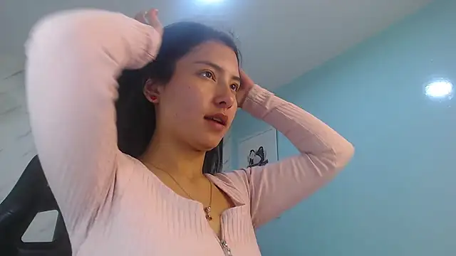 victoria hernandez t  online show from July 25, 1:18 pm