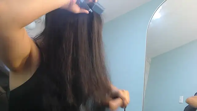 victoria hernandez t  online show from March 3, 1:28 pm