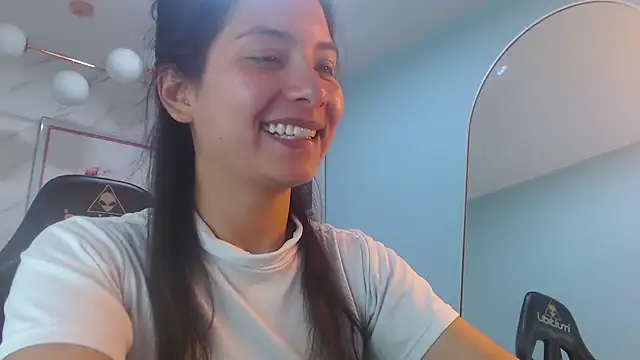 victoria hernandez t  online show from August 1, 1:24 pm