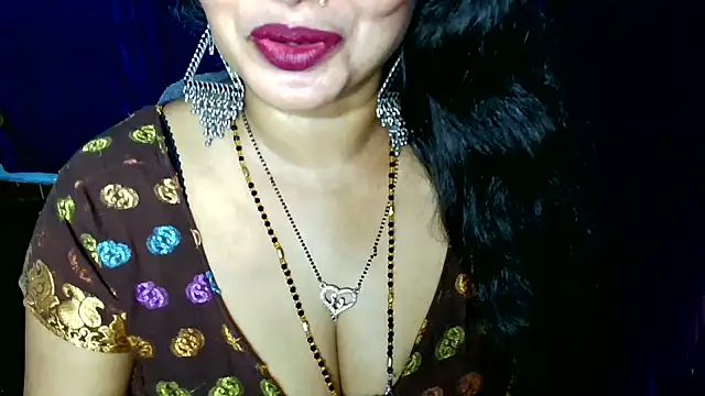 QUEEN SAKHI- online show from June 18, 9:14 am