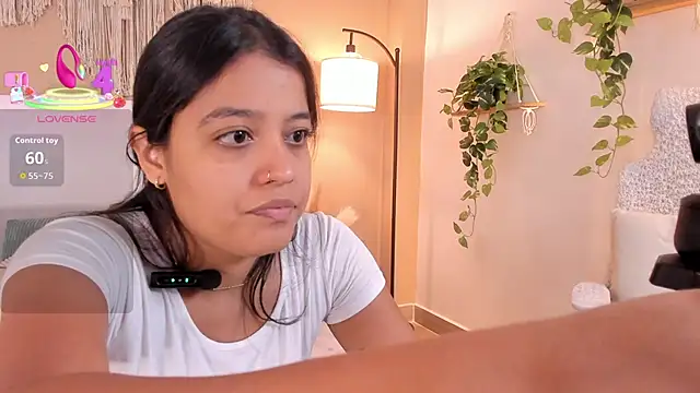 Camila Bustamante online show from February 27, 5:46 pm