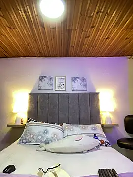 juliana-mancini online show from October 24, 5:09 pm