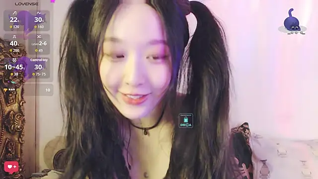 Snapshot of Etherealcat33 chatting on October 16, 3:58 pm Etherealcat33 online show from October 16, 3:58 pm