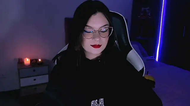 OphelianaRose33 online show from September 14, 10:29 pm