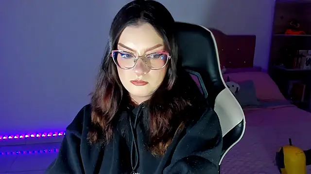 OphelianaRose33 online show from April 30, 10:36 pm