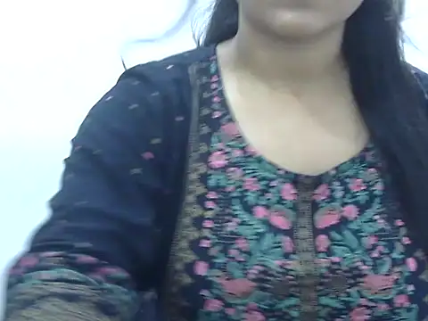 LIYO  online show from July 4, 7:59 am