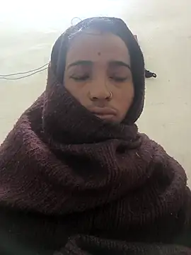 Hot raaani online show from January 6, 11:19 pm