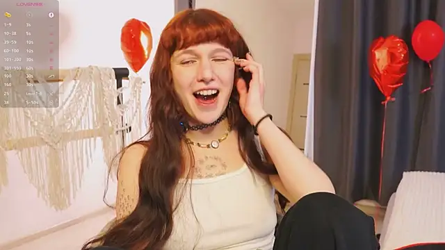 LeelooYolo online show from February 14, 4:20 pm