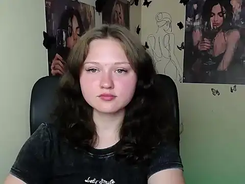 LadyAlice  online show from July 6, 6:10 pm