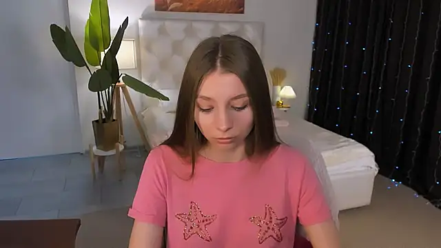 JulieDaniel online show from June 17, 8:59 am