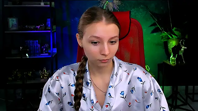 JulieDaniel online show from April 30, 4:18 am