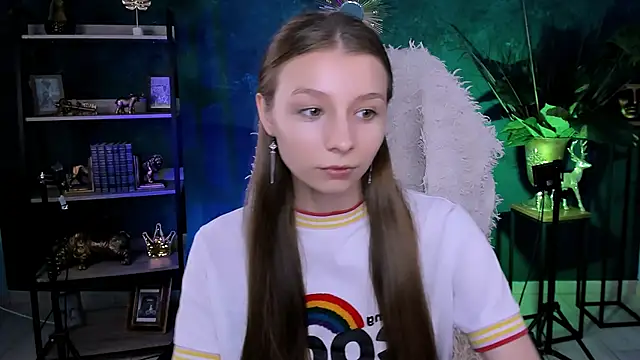 JulieDaniel online show from June 15, 4:23 am