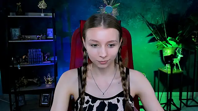 JulieDaniel online show from June 12, 4:31 am