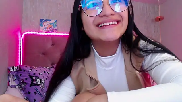 Snapshot of laurenelove chatting on October 3, 4:39 am laurenelove online show from October 3, 4:39 am